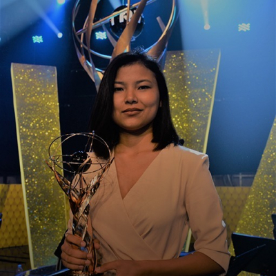 «Они готовы убить за хлеб»: Военный журналист Назгуль Кенжетай — о работе на границе Сирии