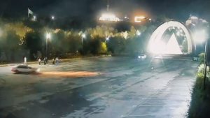 Водитель Mercedes-Benz устроил дрифт у памятника Казахскому ханству и попал под арест (видео)