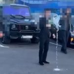 Гостя свадьбы наказали за выходку с шампанским в аэропорту Павлодара (видео)