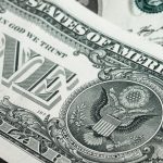 Почему доллар упал после нескольких сессий роста в Казахстане