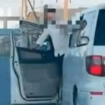Toyota Alphard забрали у водителя на юге Казахстана из-за поведения пассажира (видео)