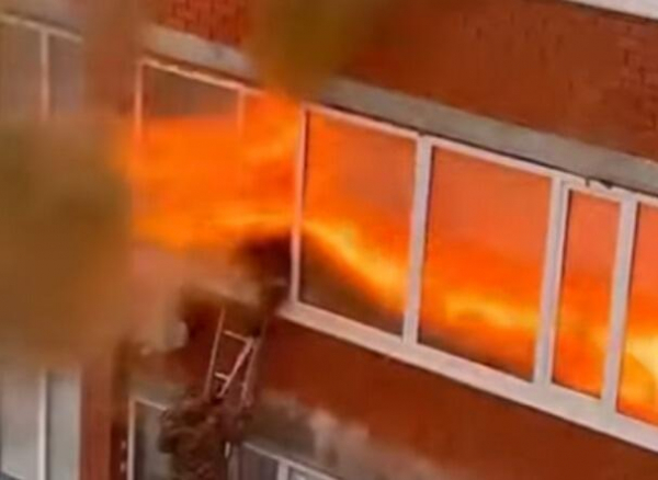 В одной из многоэтажек Уральска прогремел взрыв