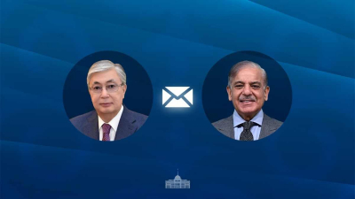 Токаев поздравил премьер-министра Пакистана с Днем независимости