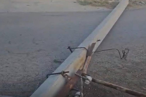 Утреннее ДТП в Атырау оставило несколько домов без электроэнергии